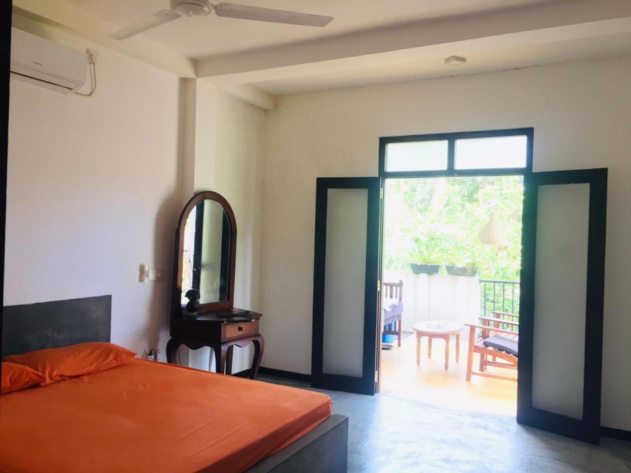 Om Villa Hikkaduwa Esterno foto