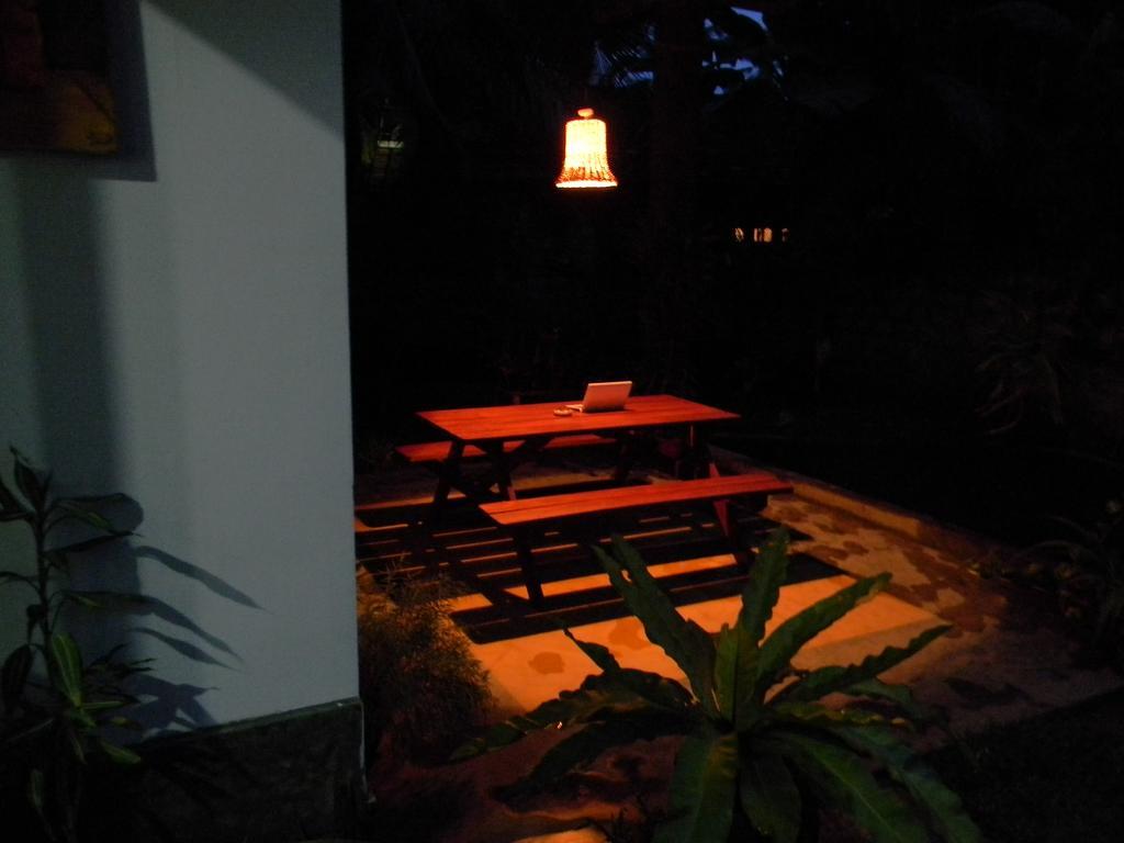 Om Villa Hikkaduwa Esterno foto