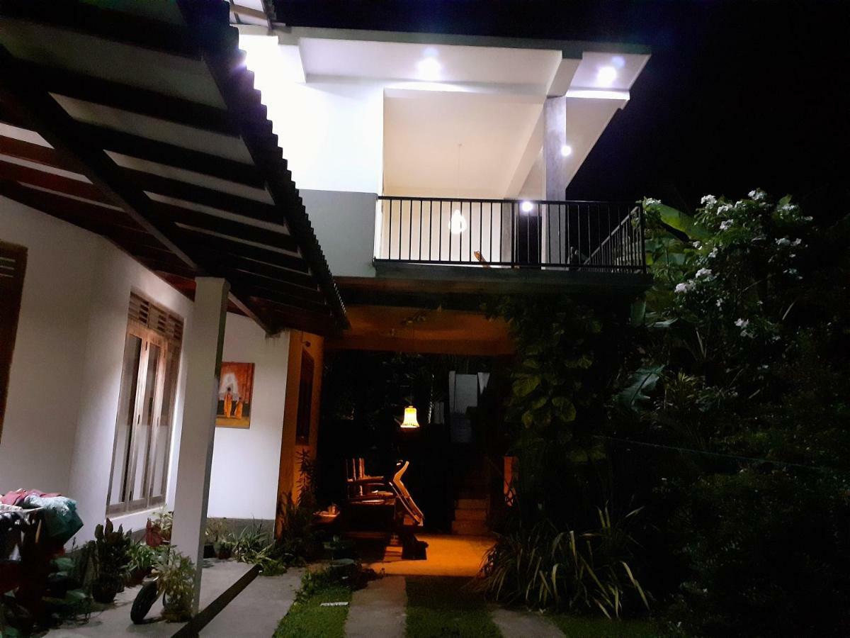Om Villa Hikkaduwa Esterno foto