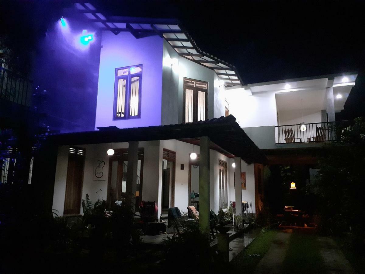 Om Villa Hikkaduwa Esterno foto