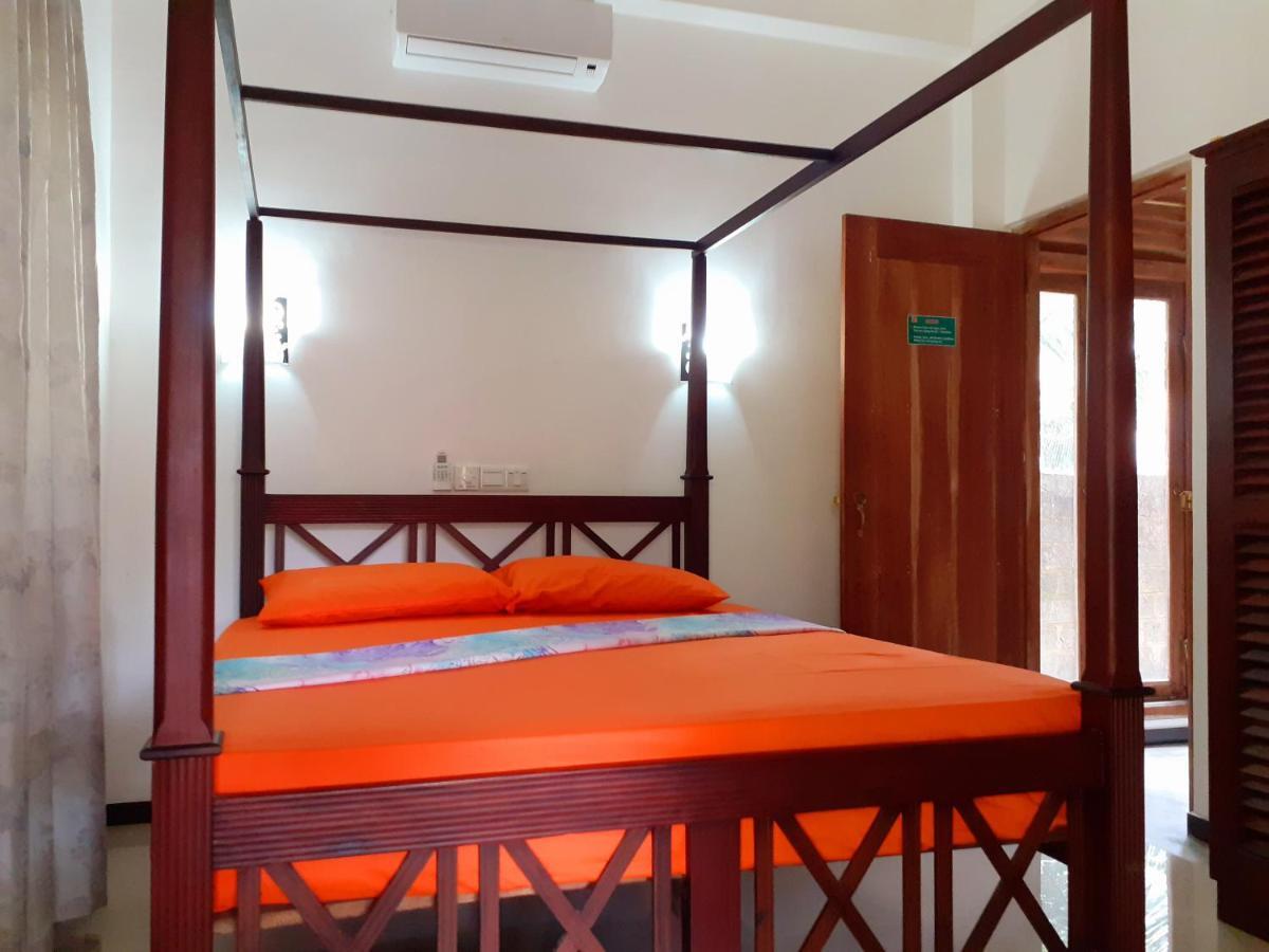 Om Villa Hikkaduwa Esterno foto